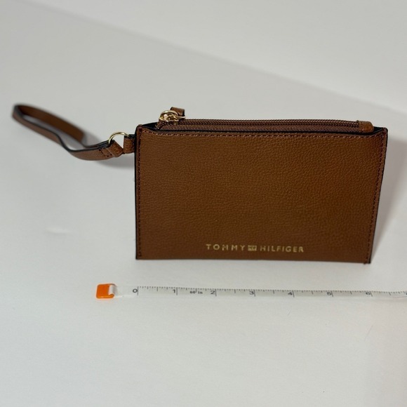 Tommy Hilfiger Brown Leather Wristlet Purse Stadium‎ Approved Small Wallet Bag - Picture 4 of 6